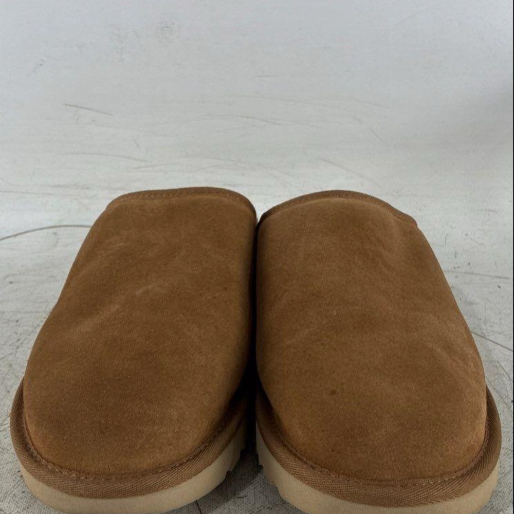 UGG®
Scuff Slipper - Picture 4 of 8